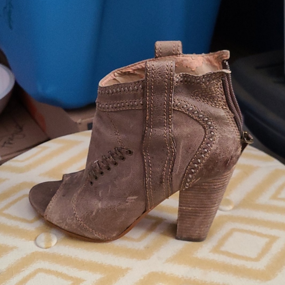 Boots  beautiful nude open toe boots